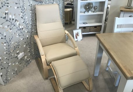 Como Chair And Footstool